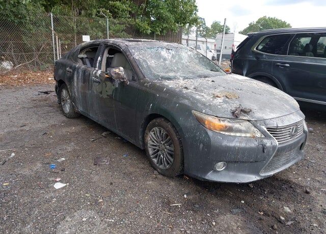 2013 LEXUS ES