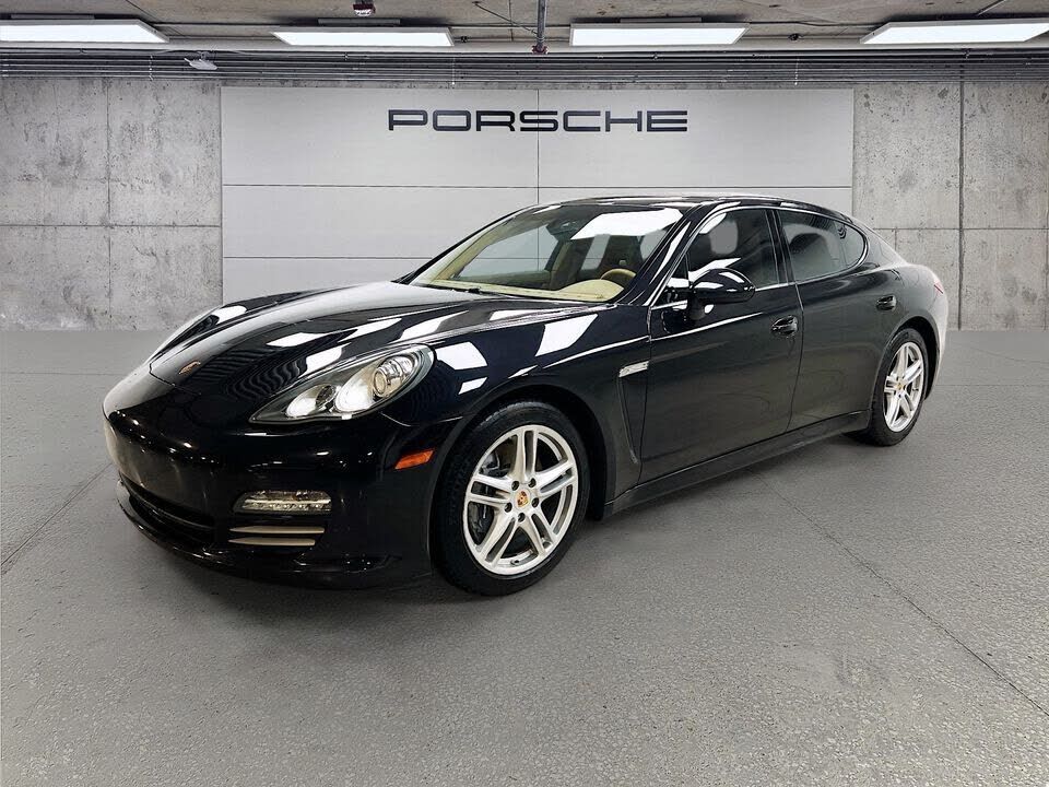 2011 PORSCHE Panamera