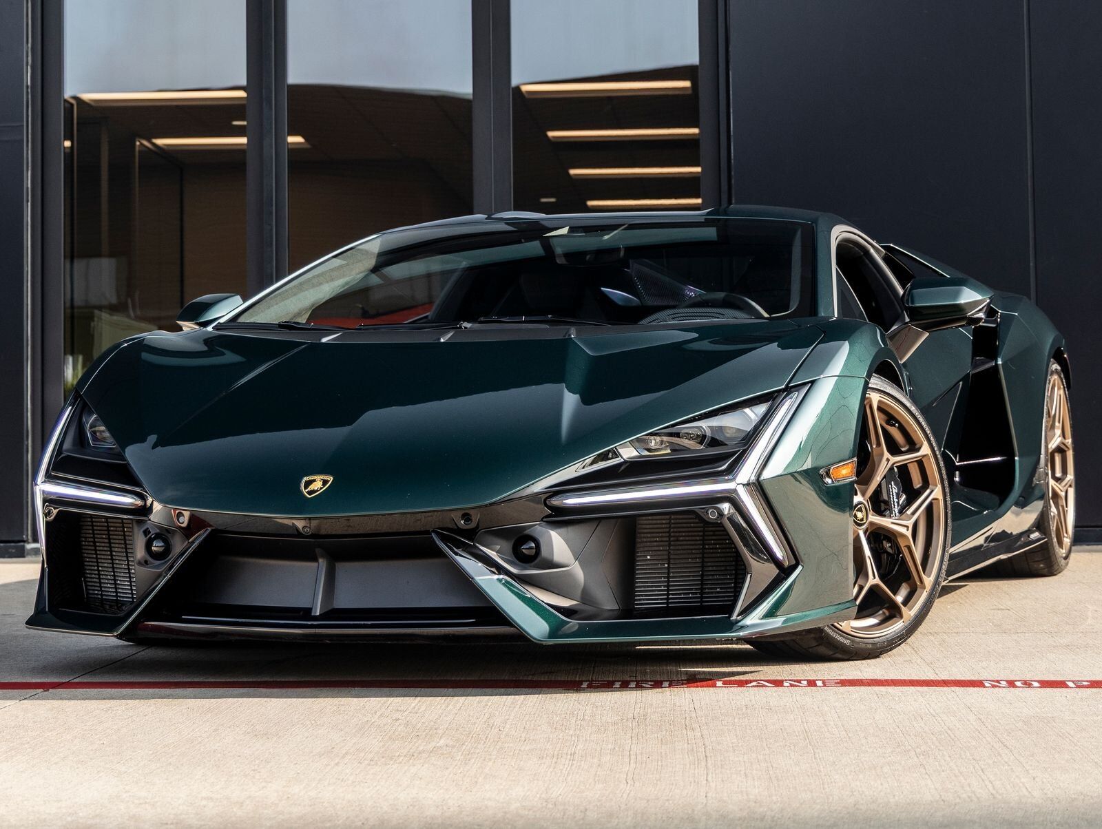 2025 LAMBORGHINI Revuelto