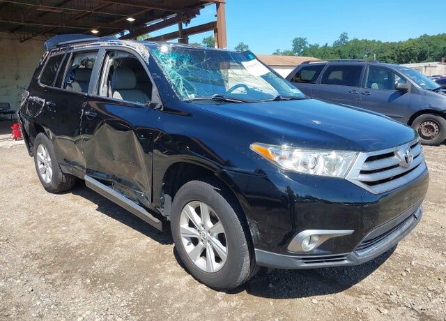 2011 TOYOTA Highlander