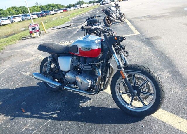 2011 TRIUMPH Bonneville