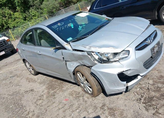 2012 HYUNDAI Accent