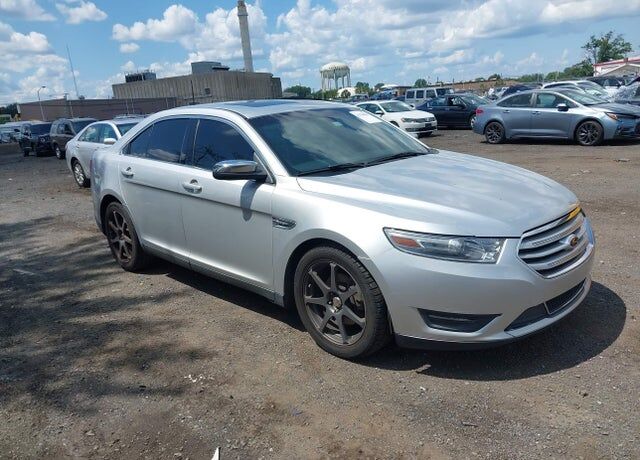 2013 FORD Taurus