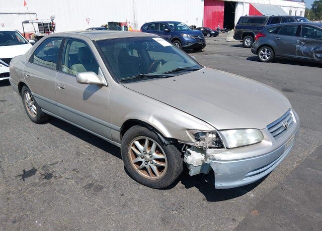 2001 TOYOTA Camry