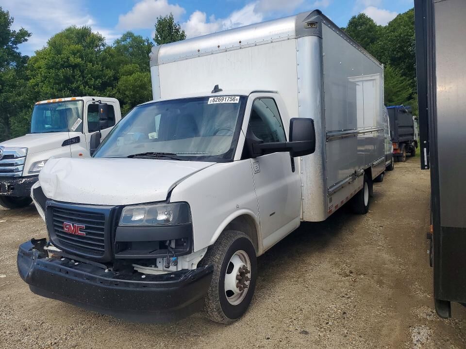 2022 GMC Savana