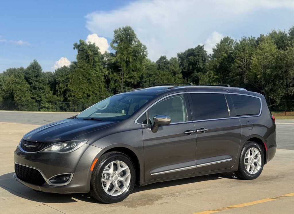 2019 CHRYSLER Pacifica