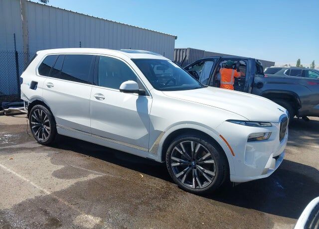 2023 BMW X7