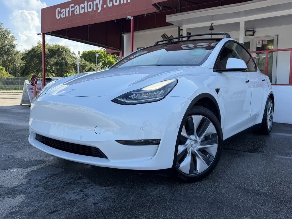 2022 TESLA Model Y