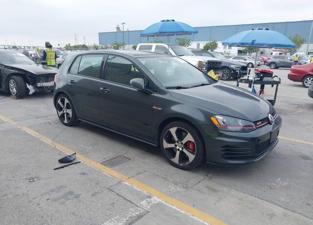 2016 VOLKSWAGEN Golf GTI