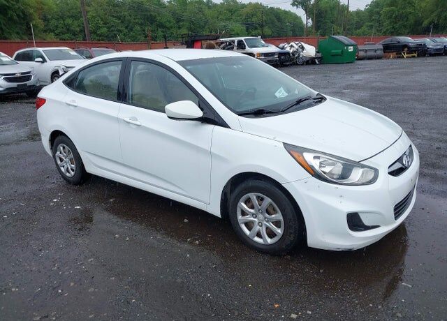 2013 HYUNDAI Accent