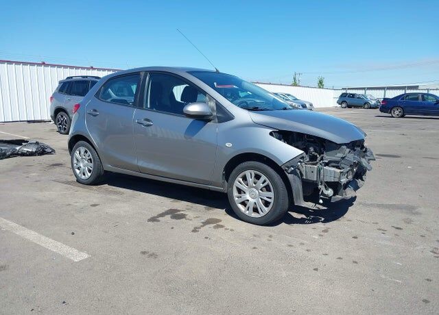 2014 MAZDA Mazda2