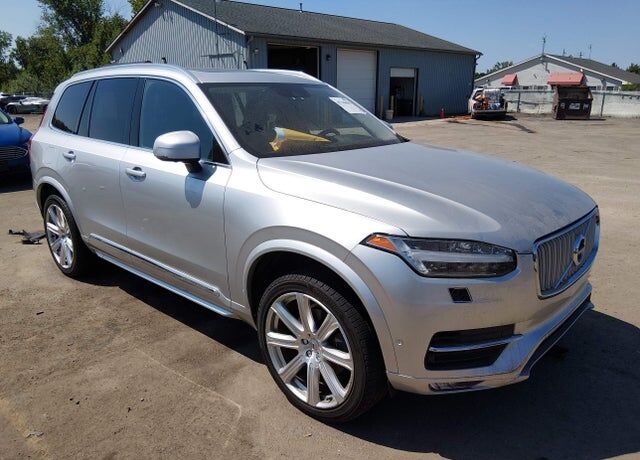 2017 VOLVO XC90