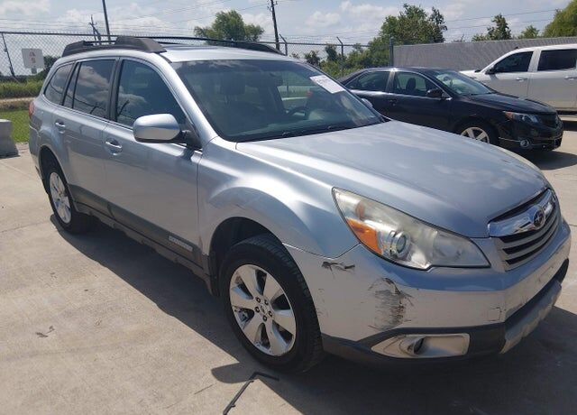 2012 SUBARU Outback