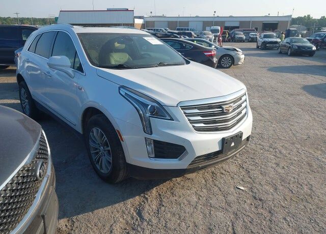 2017 CADILLAC XT5