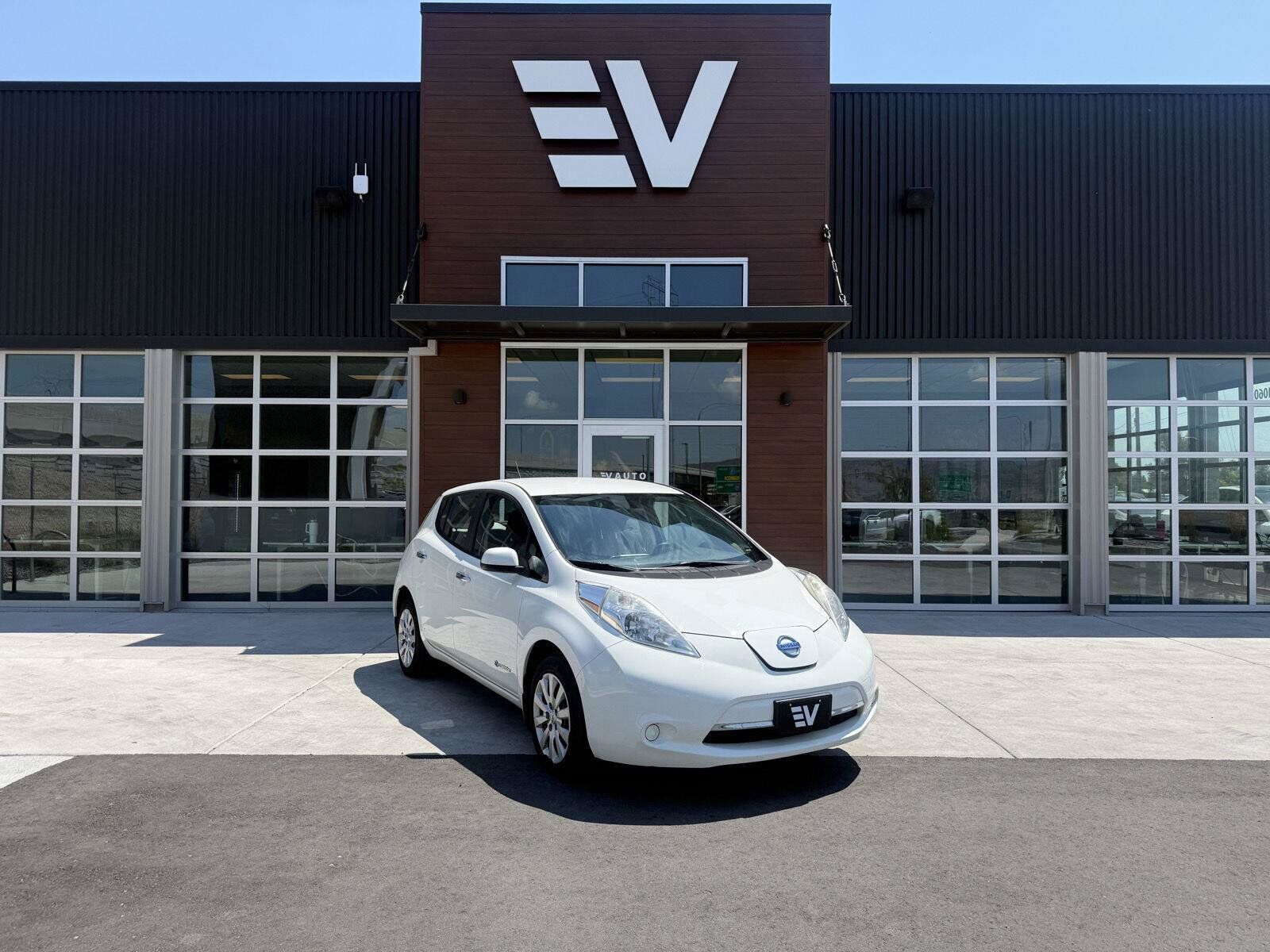 2015 NISSAN Leaf