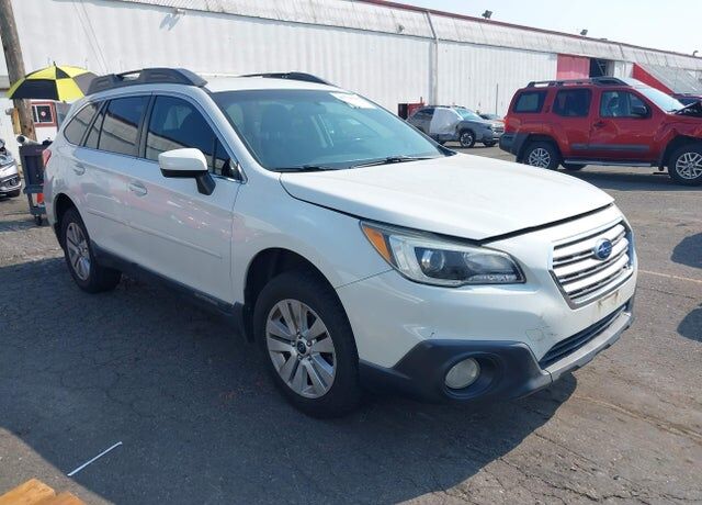 2015 SUBARU Outback