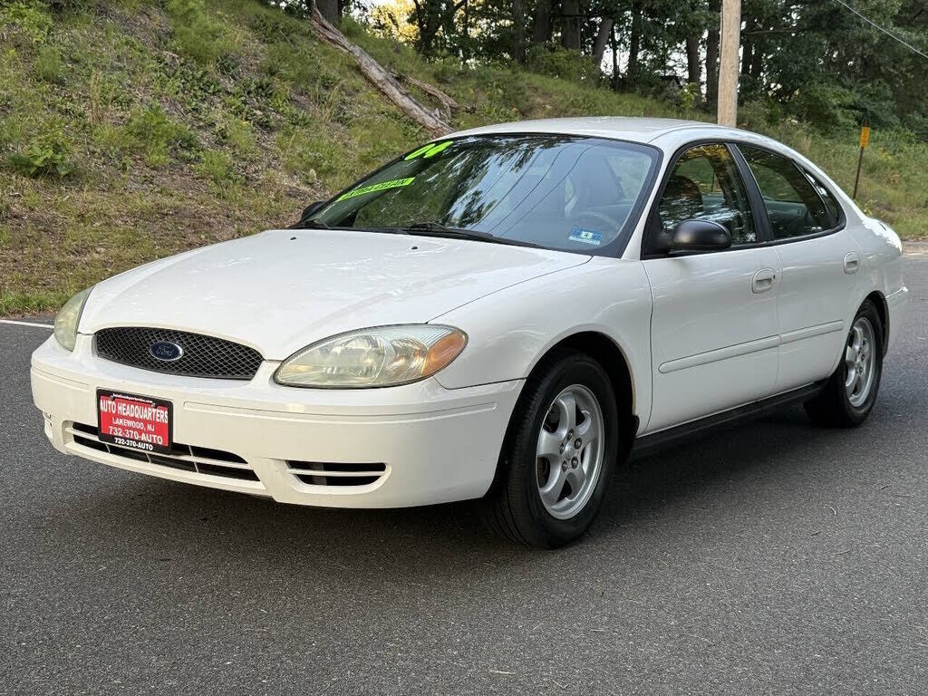 2004 FORD Taurus