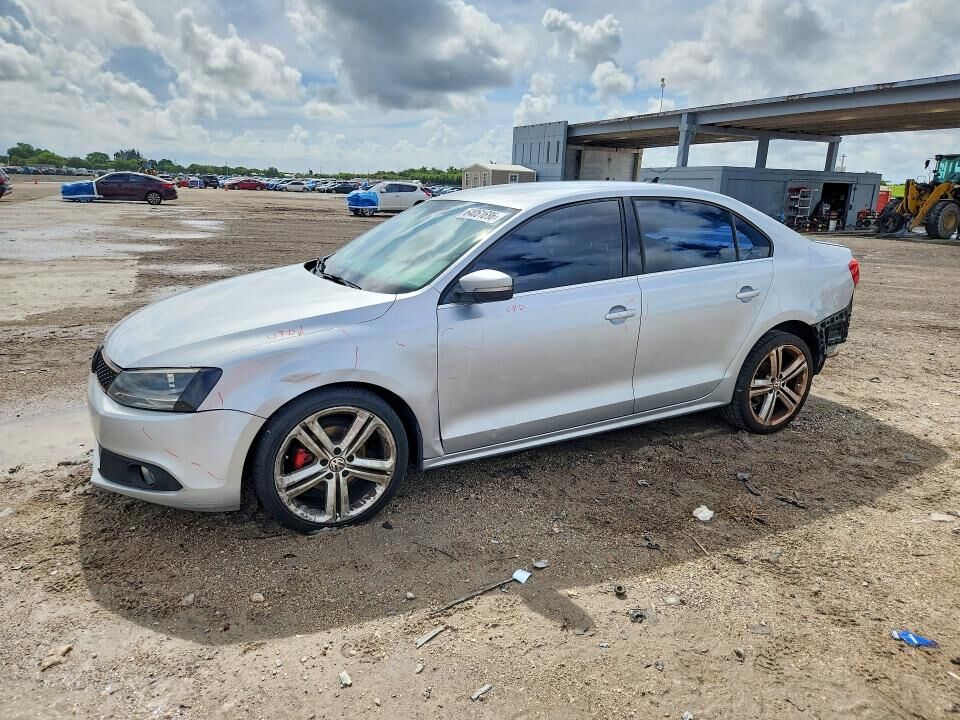 2013 VOLKSWAGEN Jetta
