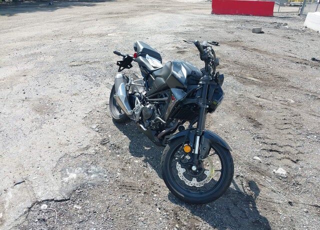 2025 HONDA CB