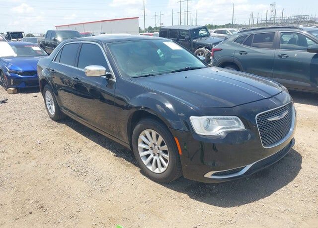2019 CHRYSLER 300