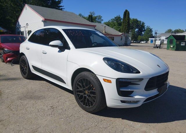 2018 PORSCHE Macan