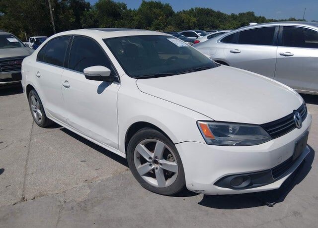 2011 VOLKSWAGEN Jetta