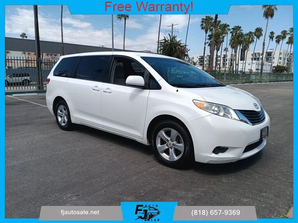 2012 TOYOTA Sienna
