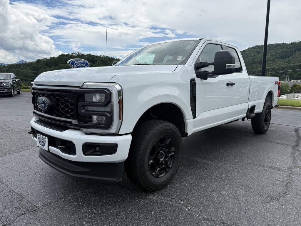 2025 FORD F-350