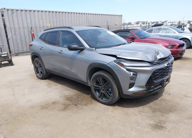 2025 CHEVROLET Trax