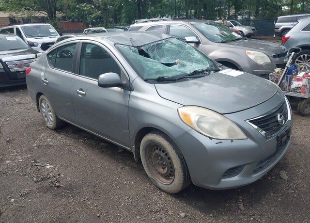 2014 NISSAN Versa