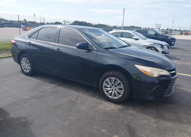2017 TOYOTA Camry