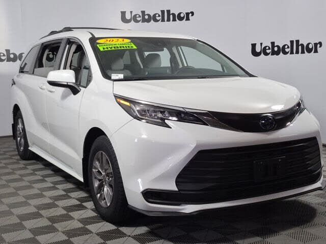 2023 TOYOTA Sienna