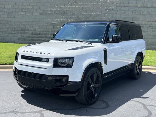 2024 LAND ROVER Defender