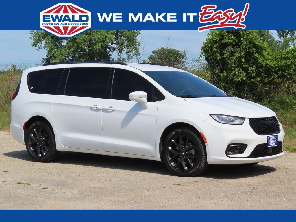 2022 CHRYSLER Pacifica