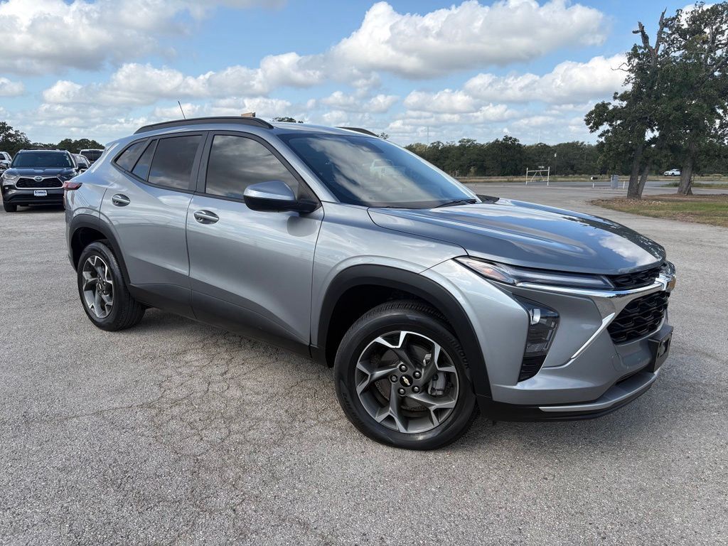 2024 CHEVROLET Trax