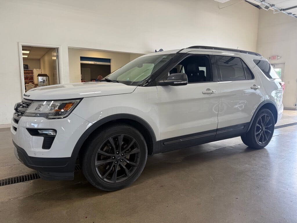 2018 FORD Explorer