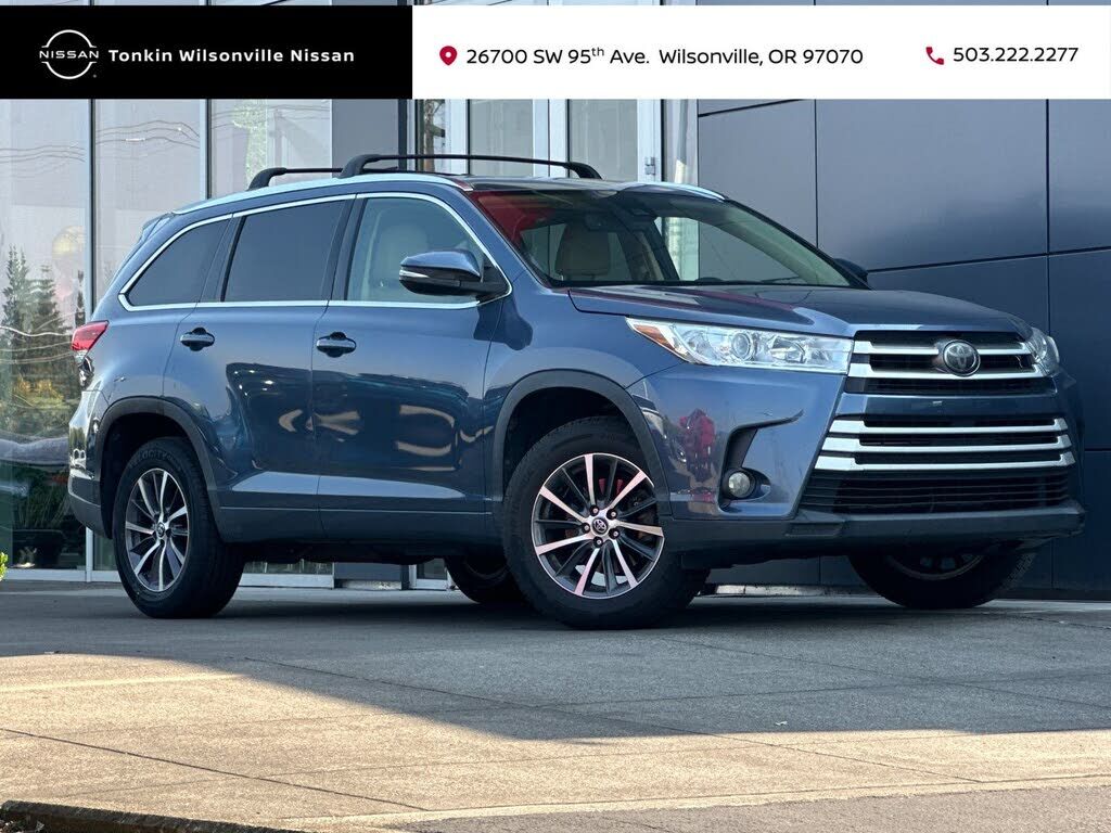 2017 TOYOTA Highlander