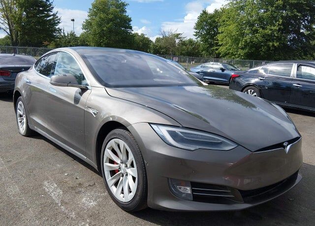 2016 TESLA Model S