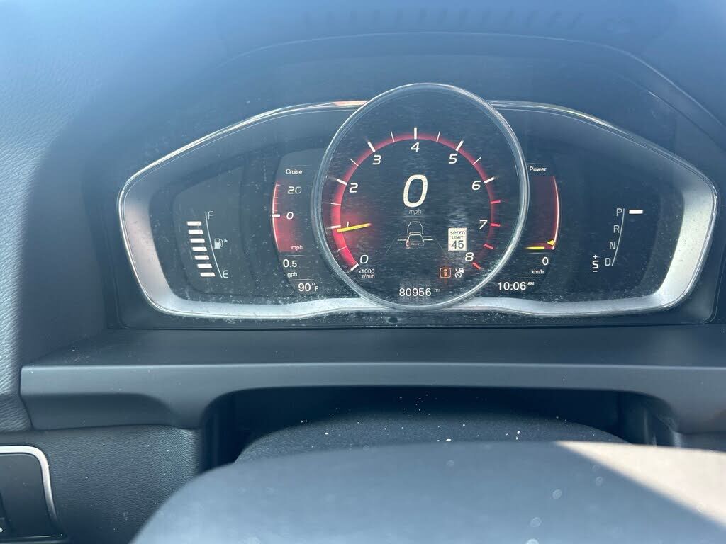 2017 VOLVO S60