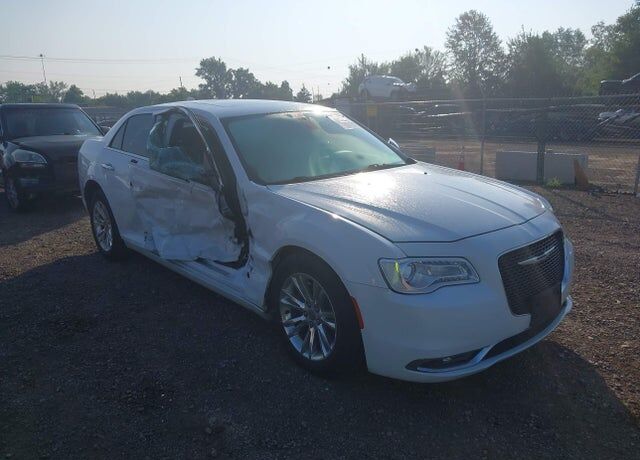 2016 CHRYSLER 300