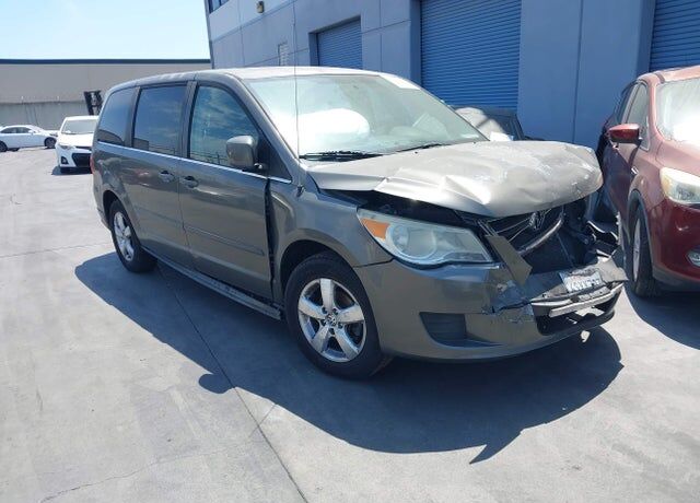 2010 VOLKSWAGEN Routan