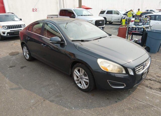 2013 VOLVO S60