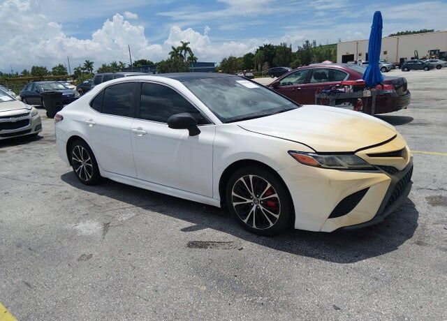 2018 TOYOTA Camry