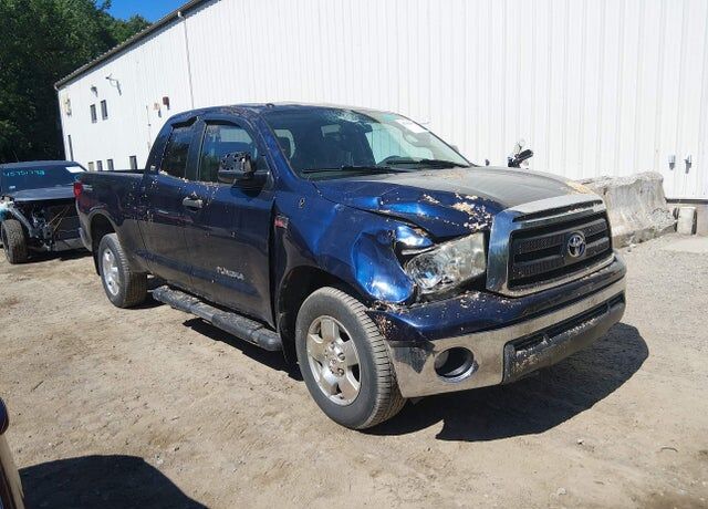 2011 TOYOTA Tundra