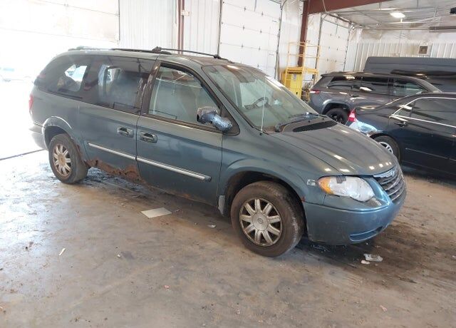 2006 CHRYSLER Town and Country