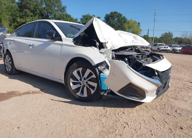 2024 NISSAN Altima