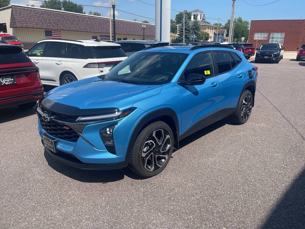 2025 CHEVROLET Trax