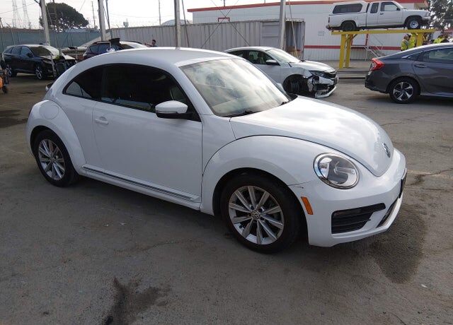 2018 VOLKSWAGEN Beetle