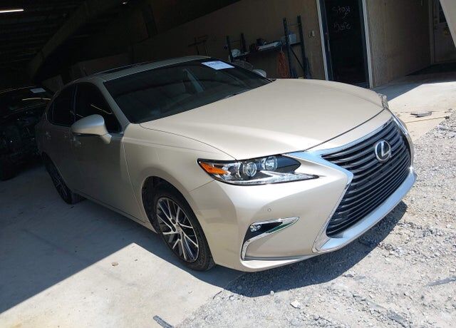 2016 LEXUS ES
