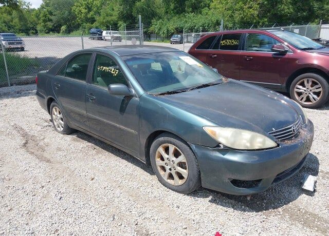 2005 TOYOTA Camry